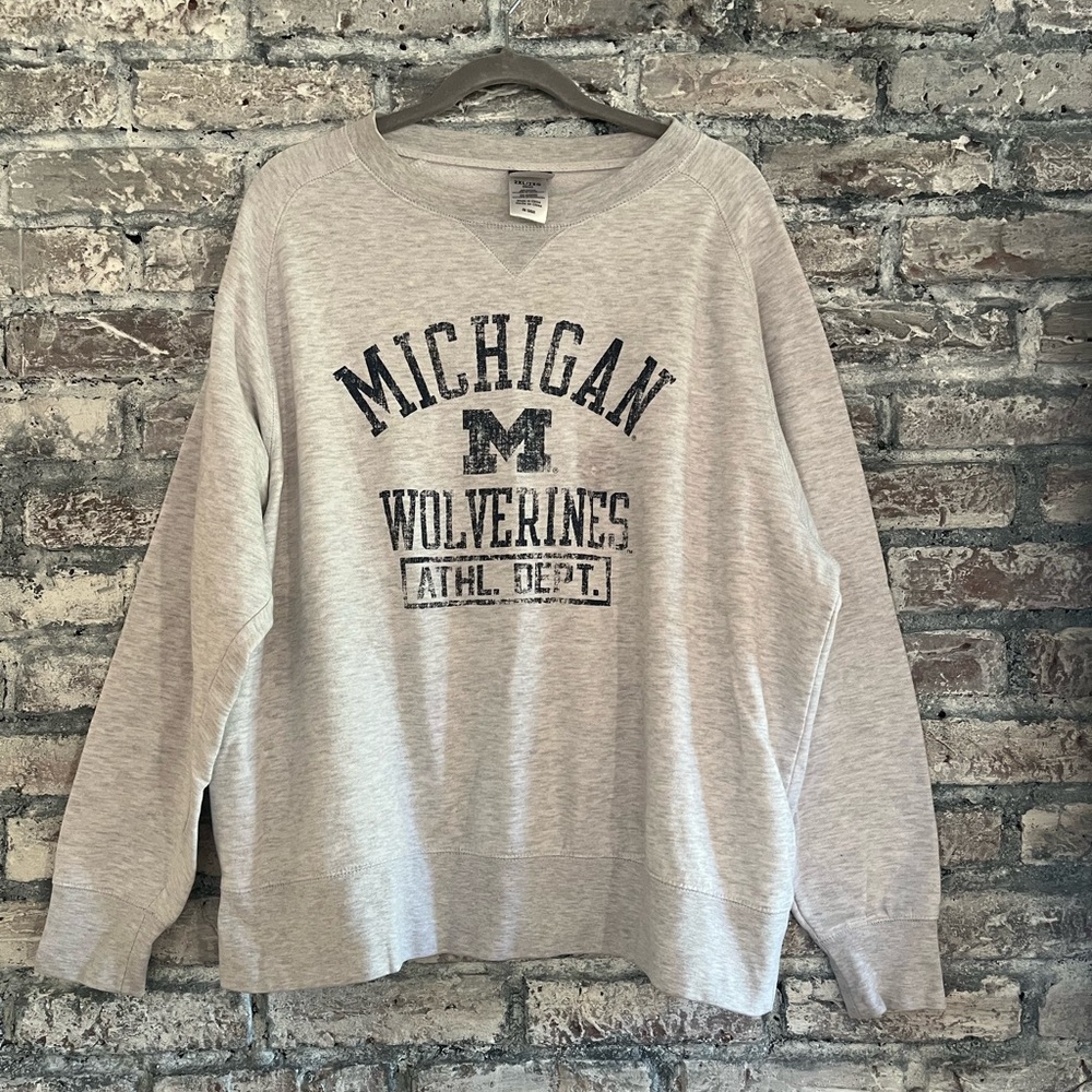Michigan Wolverines Knights Apparel Heather Gray Crewneck Sweatshirt unisex